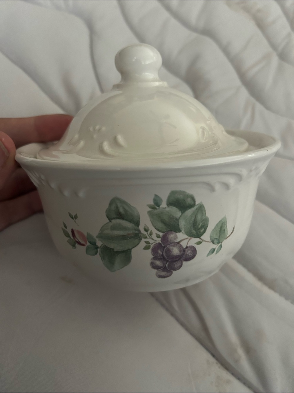 Pfaltzgraff Ceramic Covered Butter Tub with Green Leaf and Purple Grape Motif